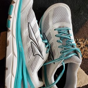 Alta running shoes-- negative heel